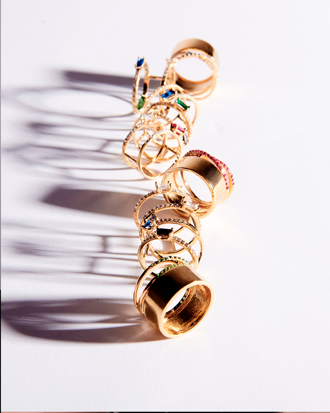 Anillo Dorado Doble Zirconia Rosa y Blanca