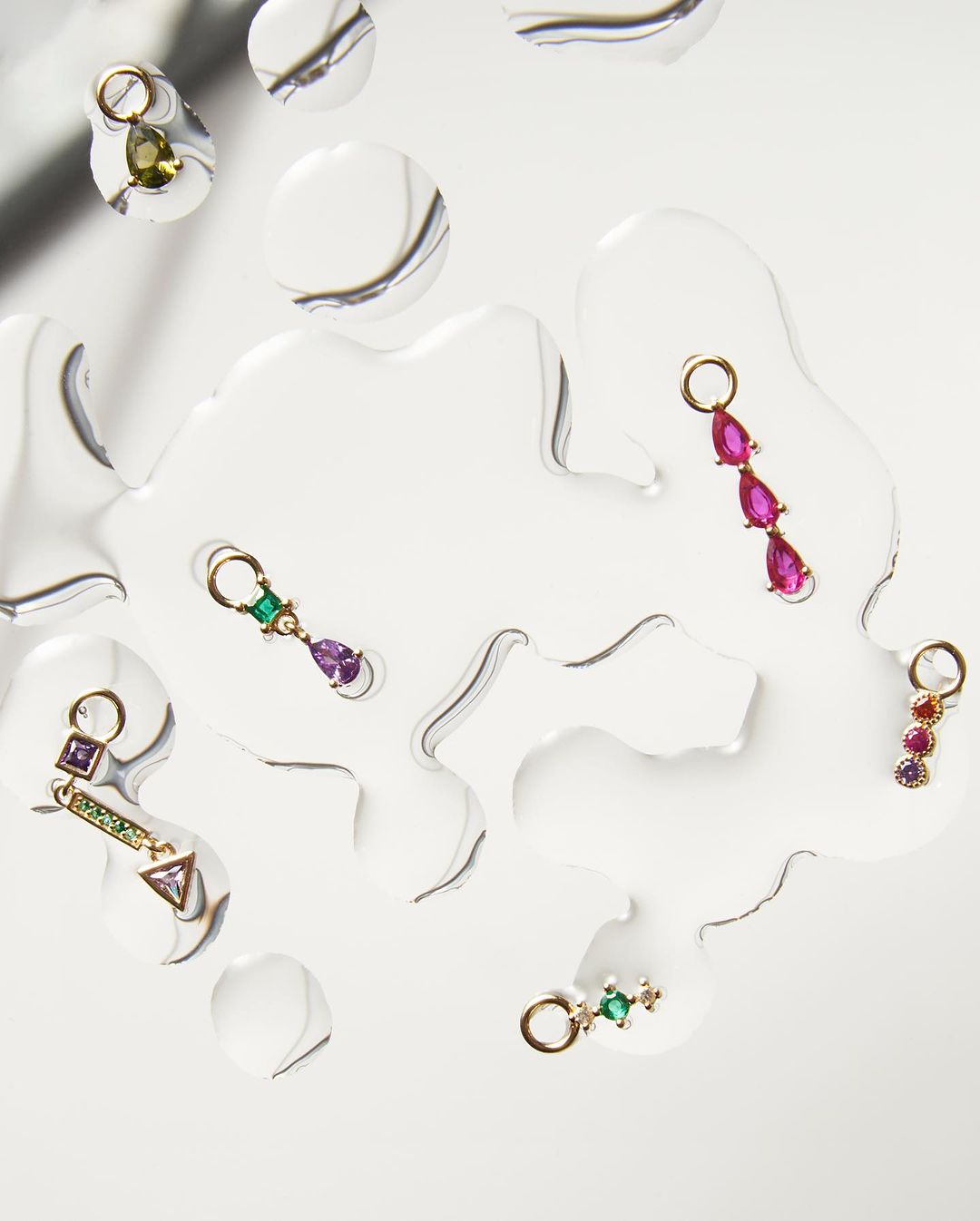 Charm Para Piercing Dorado Gota Zirconia Morada