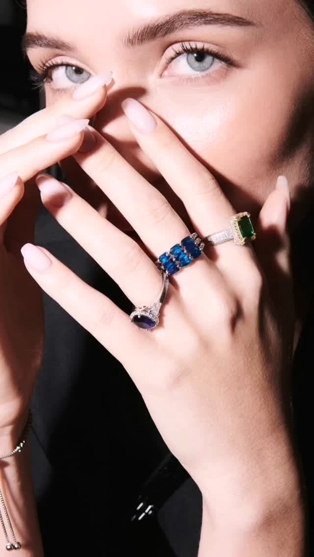 Anillo Plata Zirconia Verde Marco Dorado