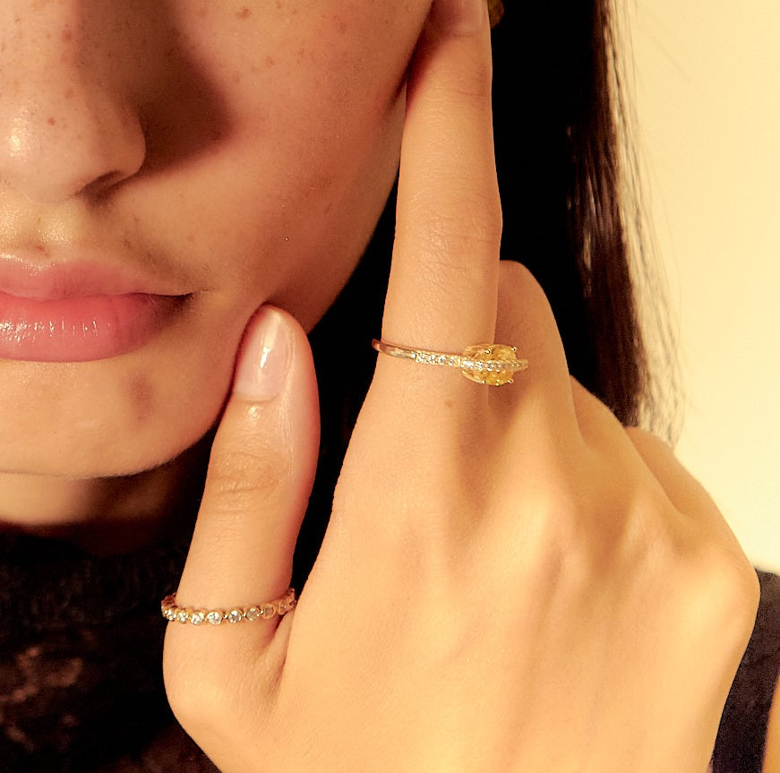 Anillo Dorado Zirconia Amarilla
